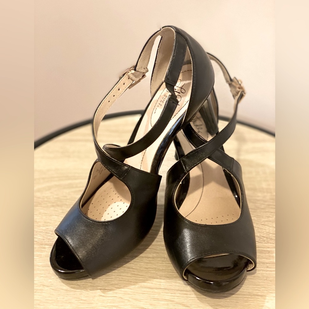 Black Leather, kitten heel, top cross strap shoes